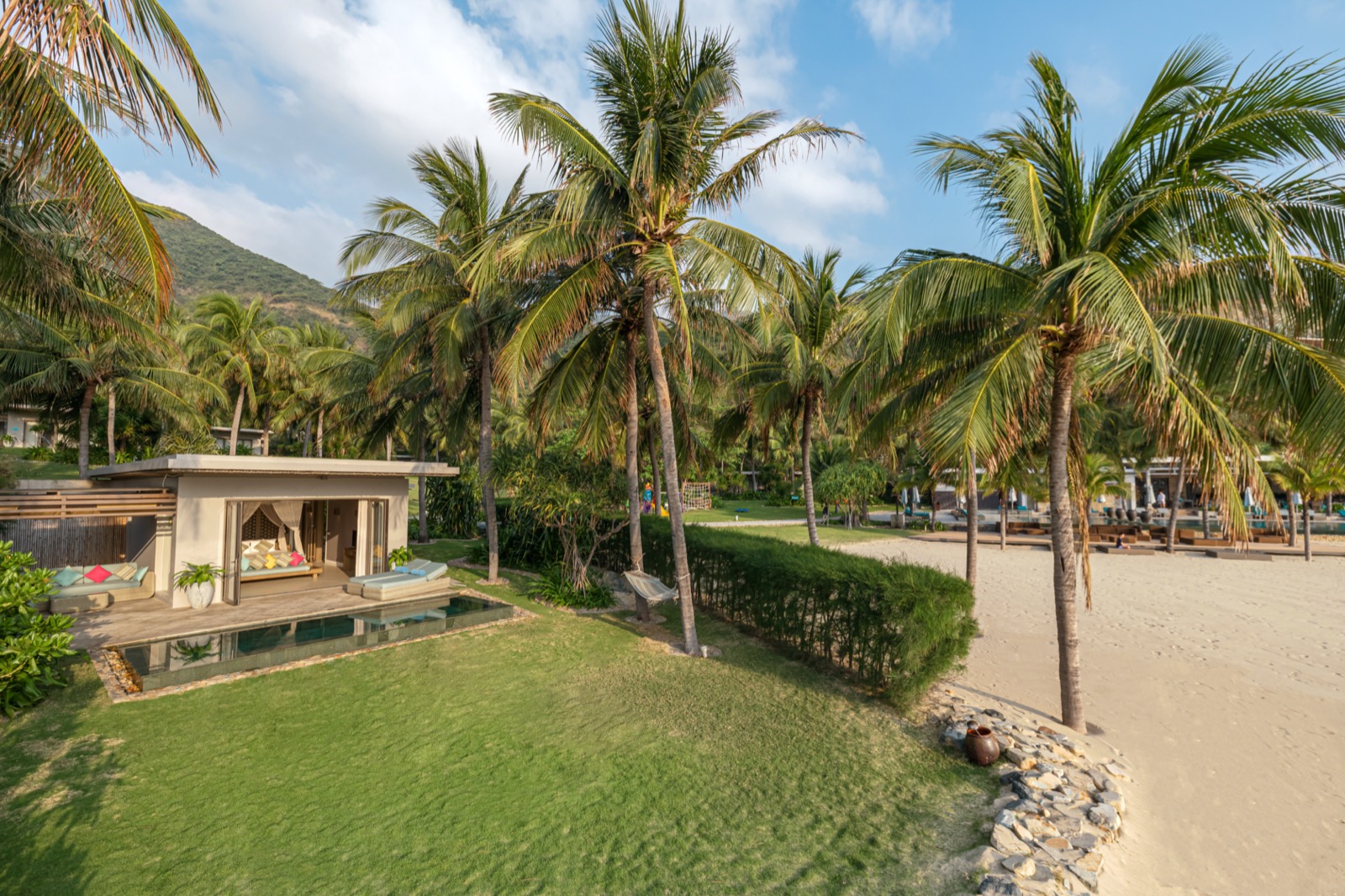 Beachfront-villa